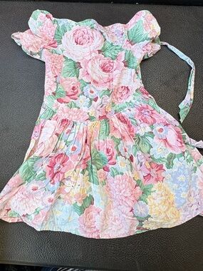 Vintage 90s olí ola girls floral dress